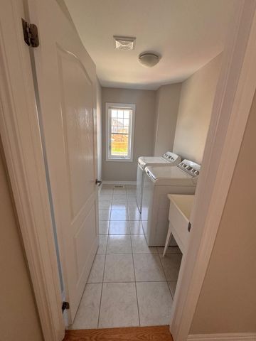For Lease - 6 Dolobram Trail, Brampton, Ontario - Photo 2