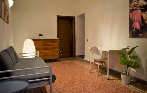 Bright and cozy private room in the city centre of Florence - Photo 1