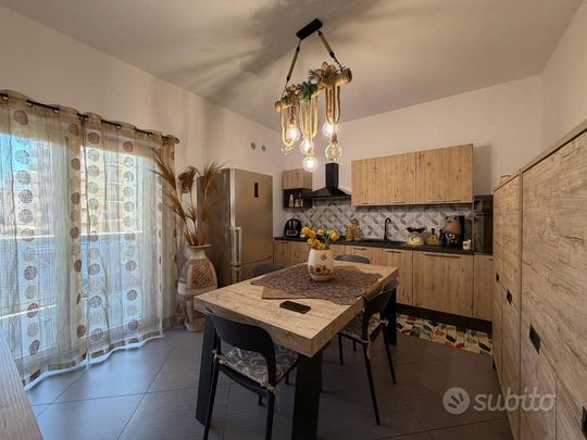 Appartamento di 150 m² con 5 locali a Palermo - Photo 1