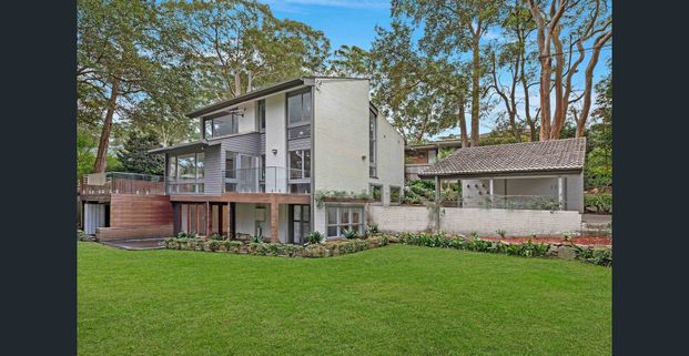 Renovated Family Home Private Haven With Leafy Outlook - Photo 1