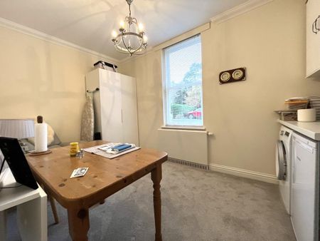 2 bedroom retirement property to rent - Photo 2