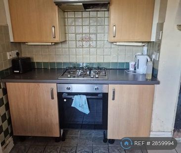 1 bedroom in a house share to rent - Photo 4