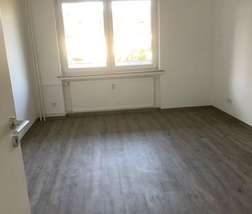 Frisch sanierte 2-Zimmer-Wohnung mit Balkon - Foto 4