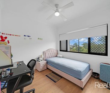 Terrace living in Springfield Rise - Photo 1