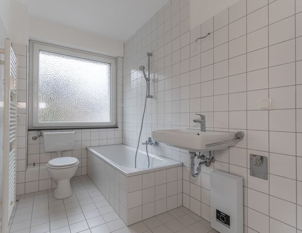 Schöne ca. 78m² große 3-Zimmer-Wohnung mit Balkon, Aufzug und hellem Tageslichtbad - Photo 1