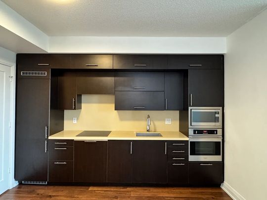 For Lease - 5 Sheppard Avenue Unit# 2118, Toronto, Ontario - Photo 1