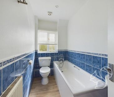 3 bedroom detached house to rent - Photo 4