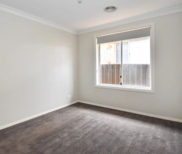 Relaxed Living Backing Onto Nature Reserve - Photo 3