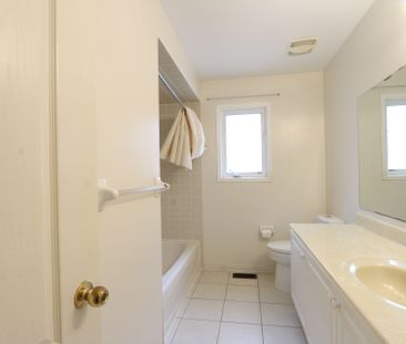 For Lease - 49 Falling River Drive Unit# Upper, Richmond Hill, Ontario - Photo 6