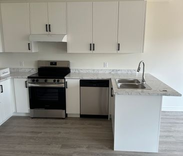 For Lease - 231 Mckenzie Drive, Clearview, Ontario - Photo 6