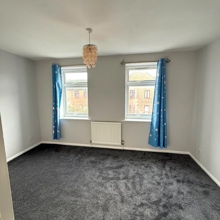 2 Bed Terraced House, Partridge Square, E6 - Photo 1