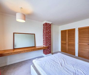 4 bedroom semi-detached house to rent - Photo 4