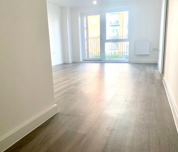 Centenary Quay, So19 - Photo 1