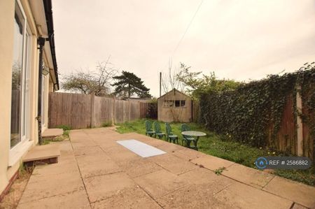 6 bedroom detached house to rent - Photo 4