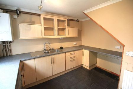 3 bedroom terraced house to rent - Photo 3