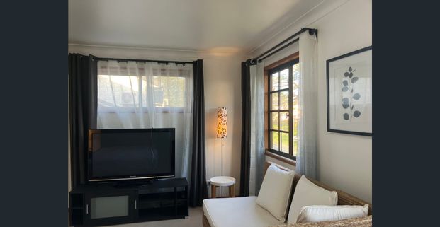 $580/week, Newly renovated 1 bedroom unit in Robertson 4109 - Photo 1