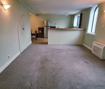 Ready to move in, 6 mins walk to University - Photo 1