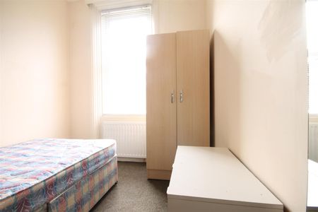 Doncaster Road, Sandyford - Photo 2