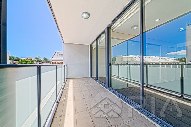 2.03/19-21 Wilson St Botany - Photo 1