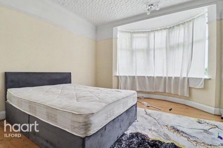 4 bedroom detached house to rent - Photo 3
