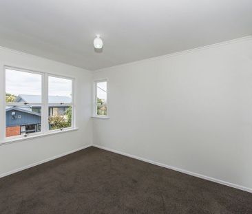 St Heliers 2BR Apt w/ Deck & Great views - Photo 5