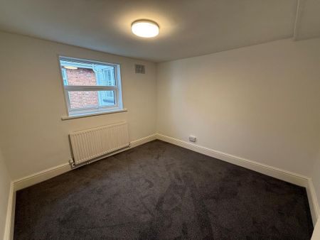 3 bedroom apartment to rent - Photo 4