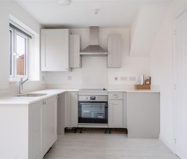 2 bedroom semi-detached house to rent - Photo 4