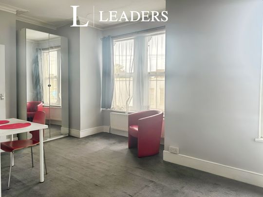 6 bedroom house to rent Sutton Road, SS2 - Photo 1