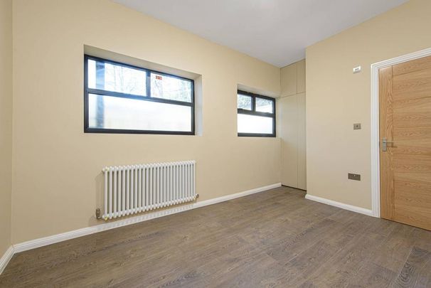 4 bedroom flat to rent - Photo 1