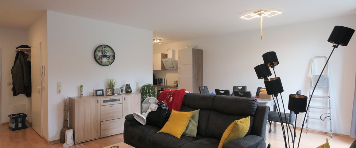 Schöne 2,5-Zimmer-Wohnung in ruhigem Umfeld für Senioren ab 60! - Foto 1