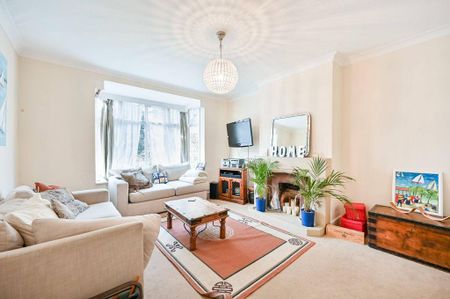 4 bedroom semi-detached house to rent - Photo 2