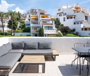 2 Bedroom Apartment For Rent in Nueva Andalucía, Málaga - Photo 1