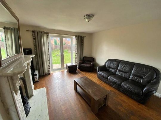 3 bedroom semi-detached house to rent - Photo 1