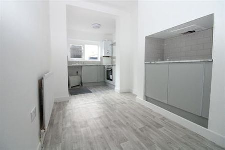 2 bedroom terraced house to rent - Photo 3