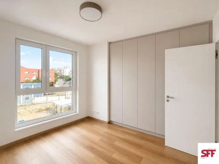 Pronájem zcela nového bytu 2+kk s lodžií garážovým stáním a sklepní kójí Modřanský Cukrovar - Фото 2