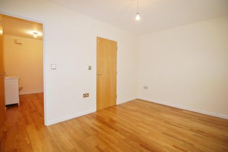 3 bedroom townhouse to rent - Photo 4