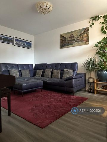 4 bedroom detached house to rent - Photo 2