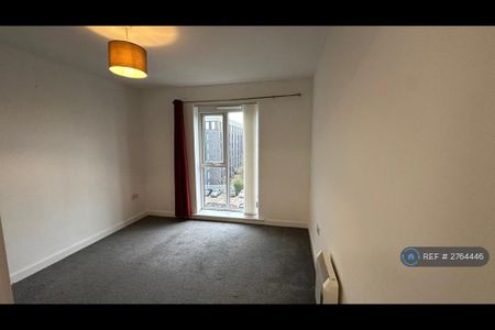 2 bedroom flat to rent - Photo 2