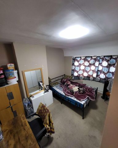 4 bedroom terraced house to rent - Photo 5