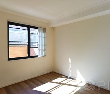 2 Bedroom great location unit available for rent in Granville - Photo 4