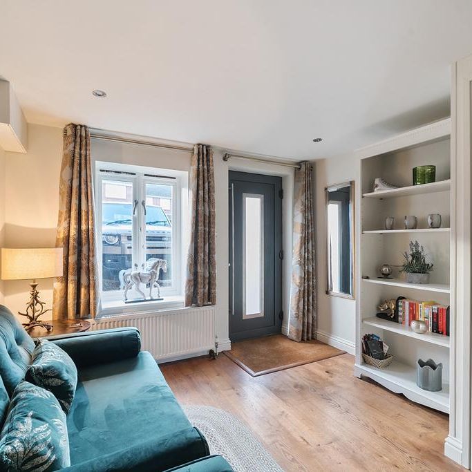 3 bedroom semi-detached house to rent - Photo 1