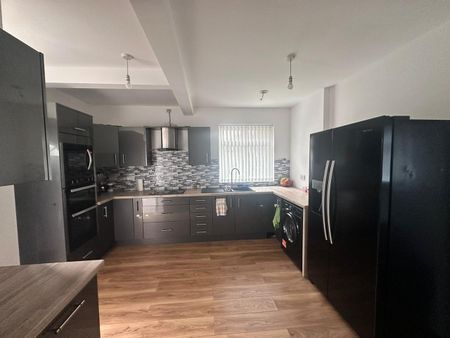 Room in a Shared House, Fulmere Crescent, S5 - Photo 4