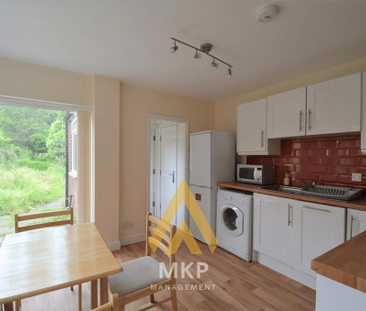 4 bedroom end of terrace house to rent - Photo 5 | Rentumo