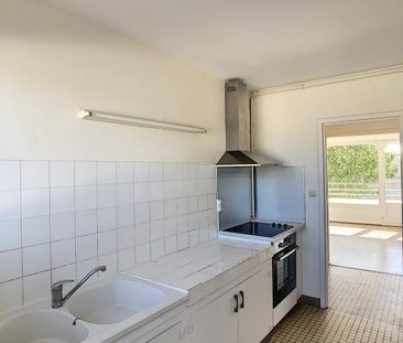Location Appartement 4 pièces 71m² ANGERS 49000 - Photo 2