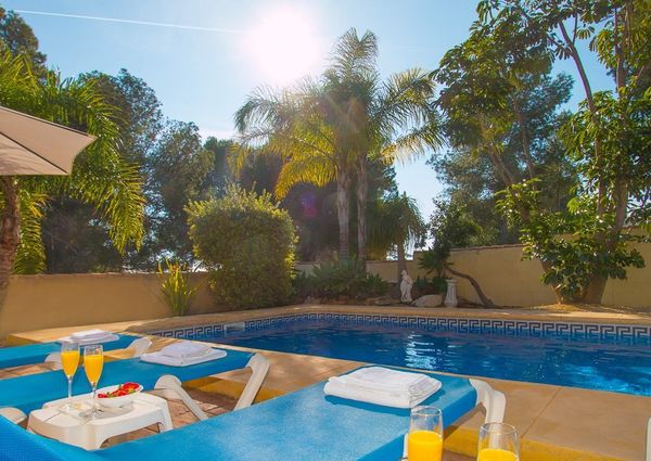 VILLA FOR RENT ALL YEAR ROUND WITH PRIVATE POOL IN MORAIRA