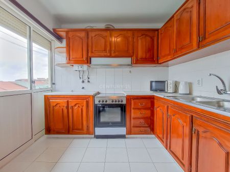 Apartamento T3 para Arrendamento em São Pedro da cidade de Ponta Delgada. - Photo 3