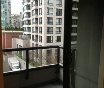 1BR @ Yaletown Park 3 - Photo 1