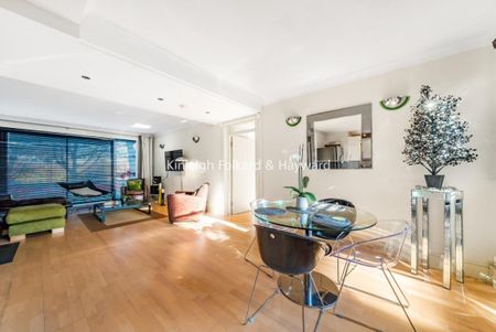 College Road, London SE21 - Photo 4