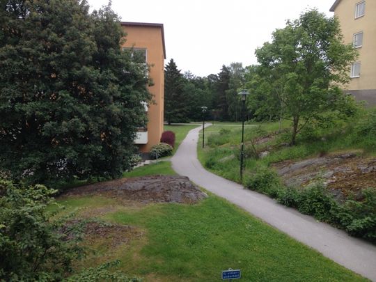 Porlabacken, Bandhagen - Photo 1