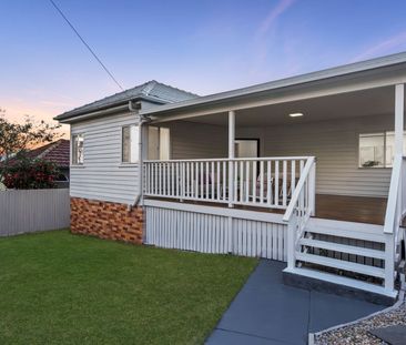 Elegant Family Living in Prime Holland Park Locale. - Photo 4